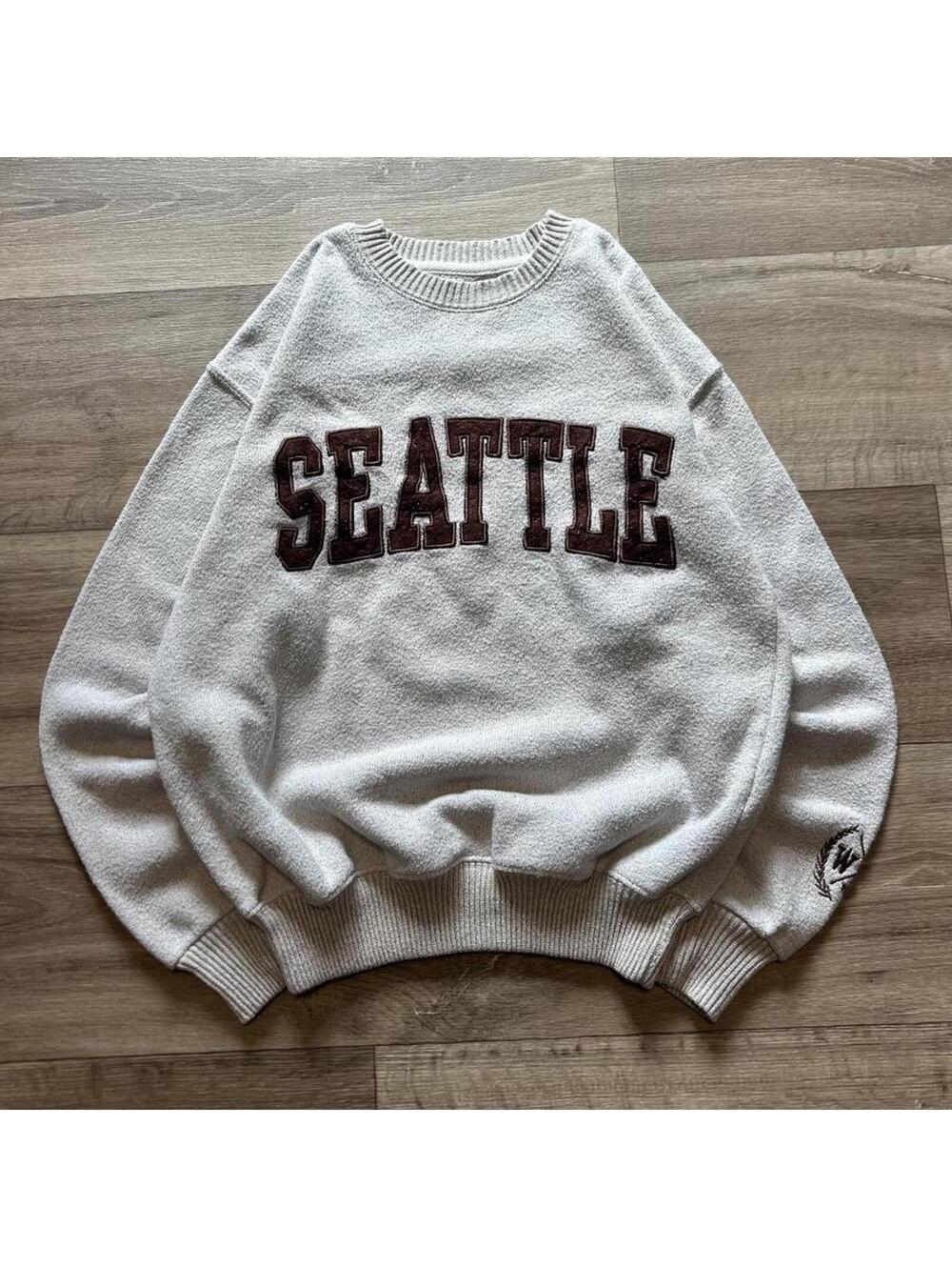 Vintage y2k Seattle Embroidered Crewneck Sweatshirt‎ size S